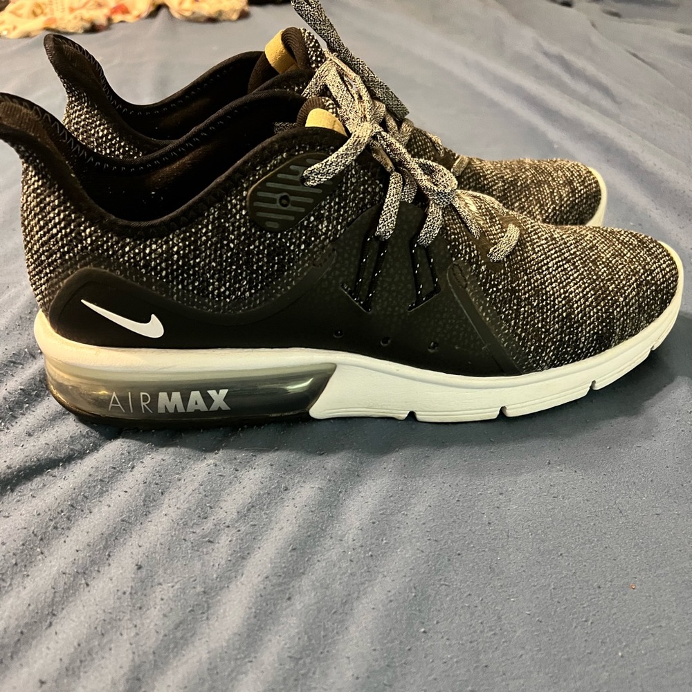 Mens Nike AirMax size 10.5